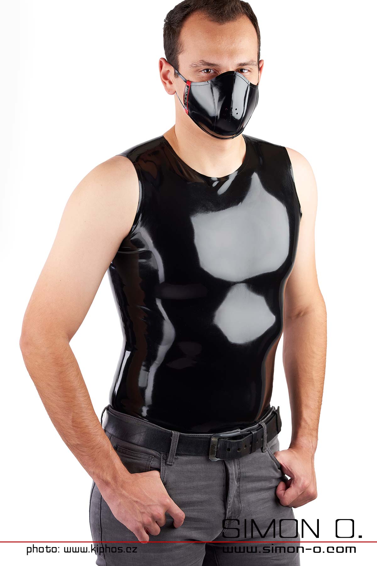 Latex shirt men round neck Tight latex shirt in black for men with round neck seen from the front.