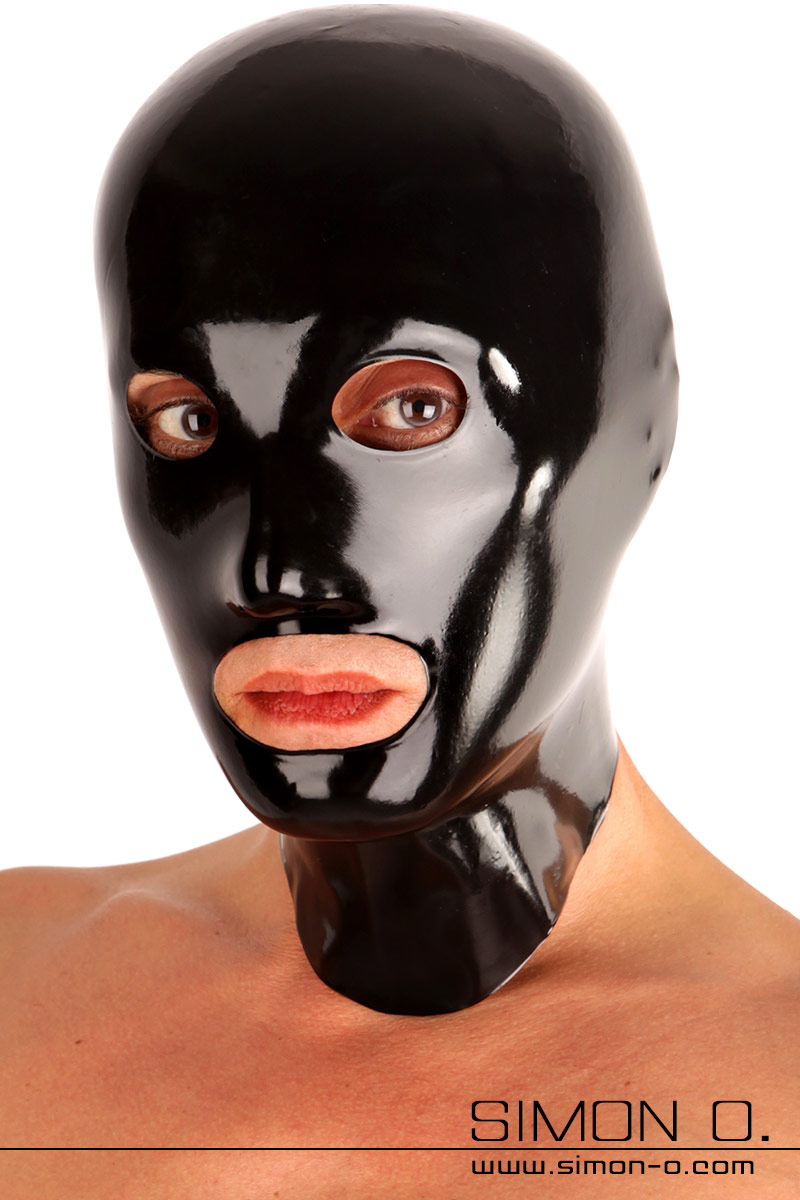 Nahtlos getauchte  Latex Maske Eine Person trägt eine schwarze nahtlos getauchte Latex Maske mit kleinen Mund und Augenöffnungen.