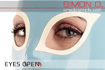 Masque en latex yeux de chat ouverts Gros plan sur une personne portant un masque en latex bleu clair avec des ouvertures pour les yeux bordées de blanc.