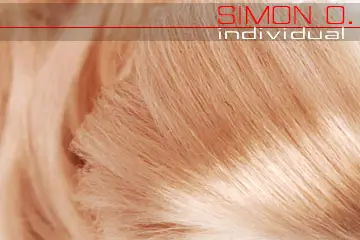 Détail de cheveux artificiels en blond foncé Détail de cheveux artificiels en blond foncé