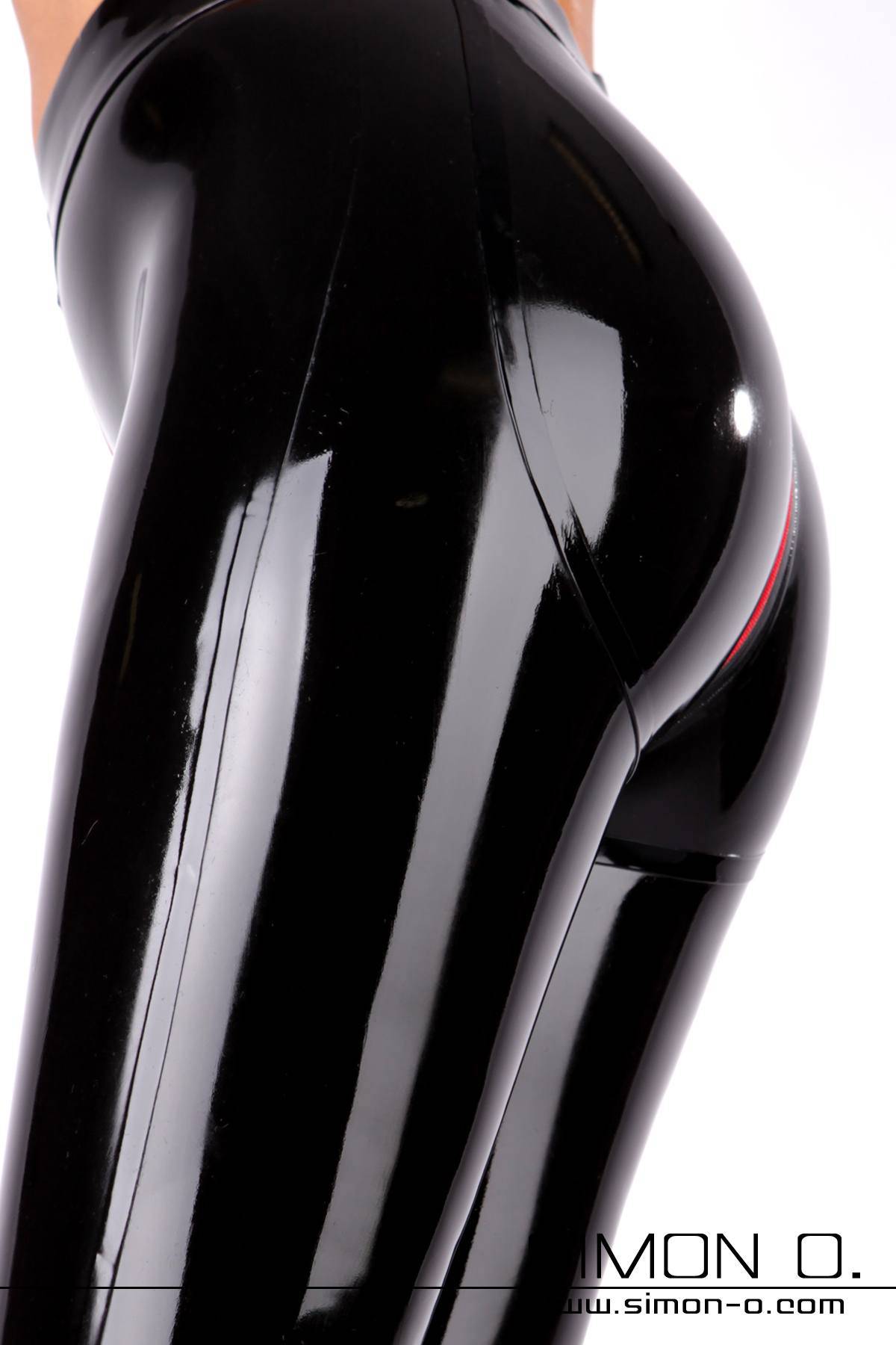 Push up Leggings in Schwarz Po in glänzenden schwarzen engen Latex Leggings