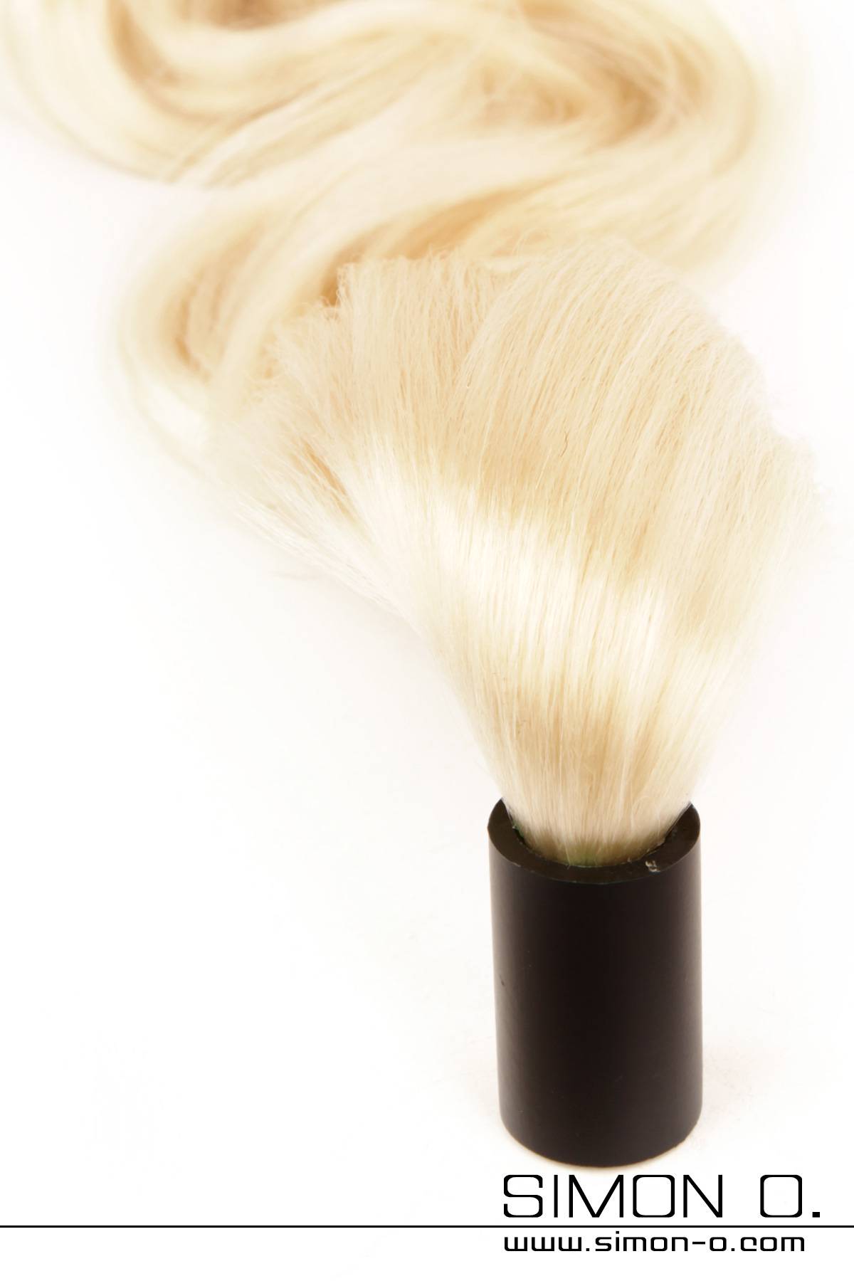 Hairpiece for latex mask in blond Hairpiece for latex mask in blond