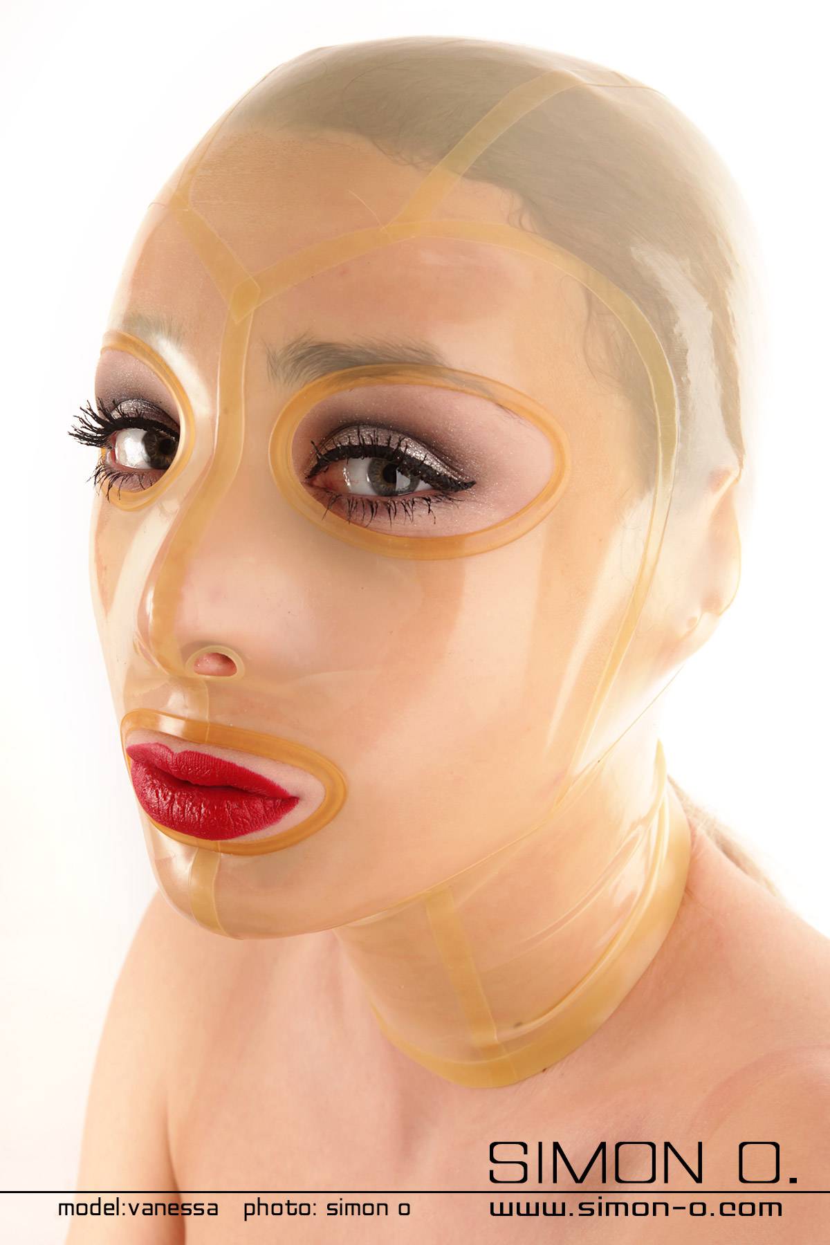 Transparente Latex Maske mit super Passform Transparente Latex Maske mit umrandeten Augen und Mund