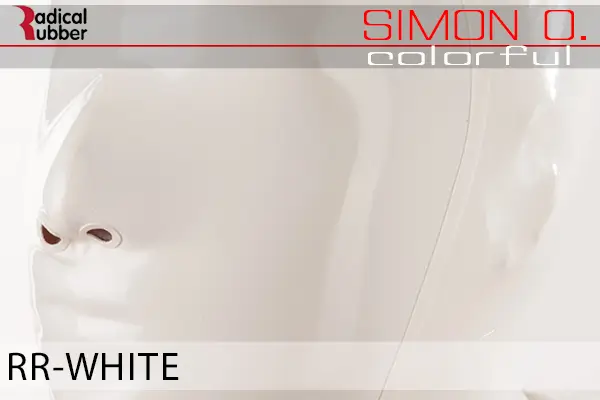 White Latex Farbmuster White für Latexkleidung. Nahaufnahme einer Latexmaske. Der Text lautet „Radical Rubber“ und „Simon O. Colourful RR-White“.