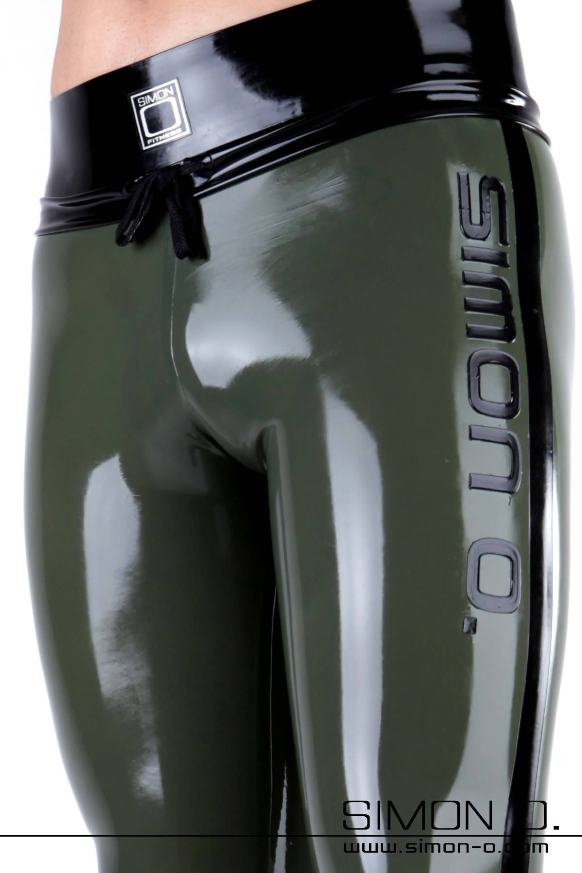 Glanz Trainings Leggings für Herren Glanz Trainings Leggings in Olivegrün aus Latex für Herren.