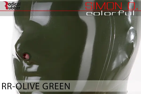 Olive Green Latex Farbmuster Olive Green für Latexkleidung. Nahaufnahme einer Latexmaske. Der Text lautet „Radical Rubber“ und „Simon O. Colourful RR-Olive Green“.