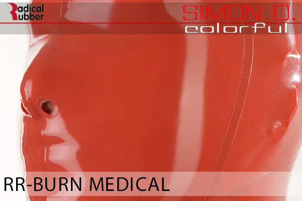 Burn Medical Latex Farbmuster Burn Medical für Latexkleidung. Nahaufnahme einer Latexmaske. Der Text lautet „Radical Rubber“ und „Simon O. Colourful RR-Burn Medical“.