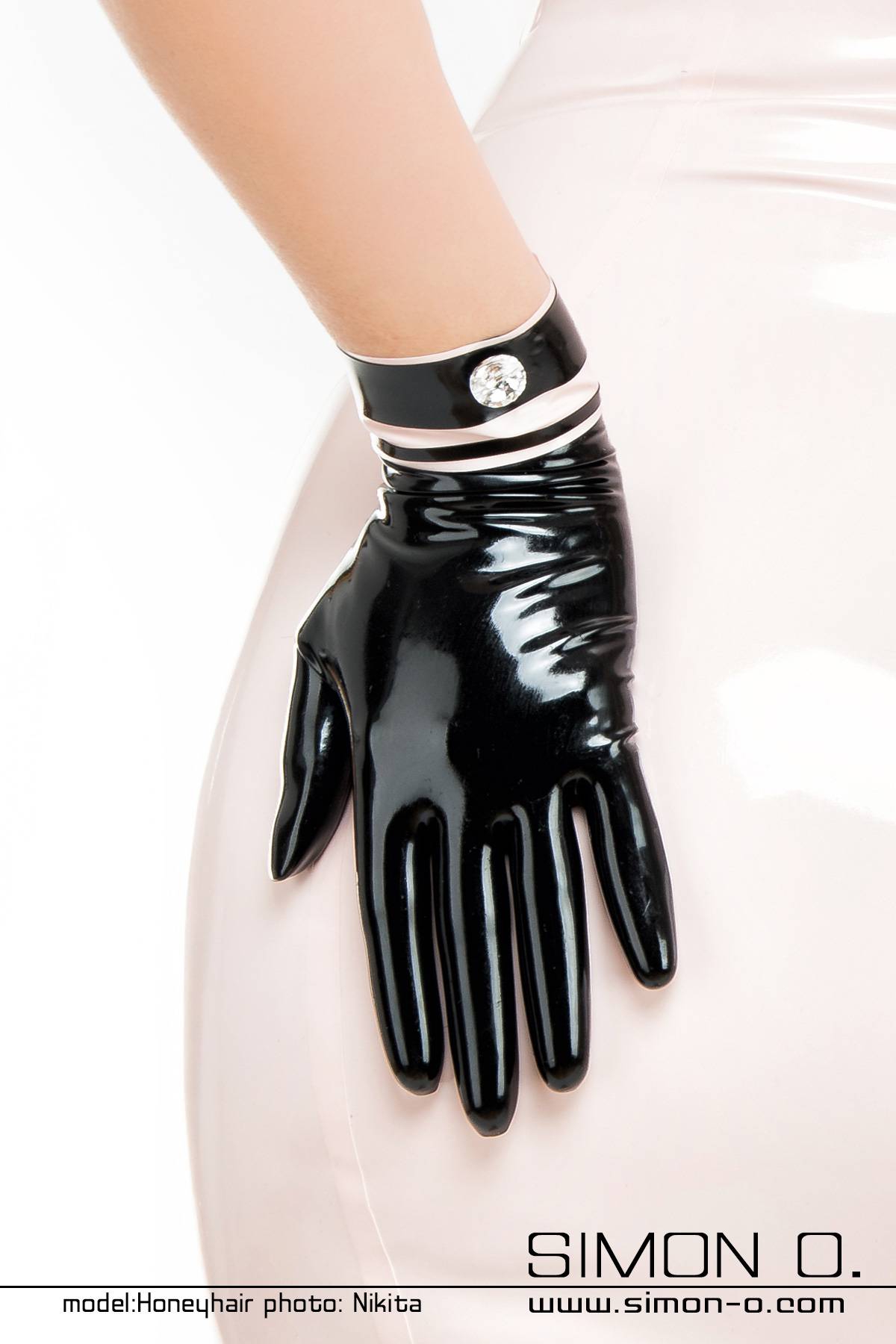 Elegante Latex Handschuhe in Schwarz mit Strass