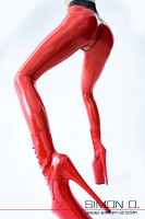 Vorschau: Eine eng anliegende glänzende rote Latex Leggings mit Fickschlitz.